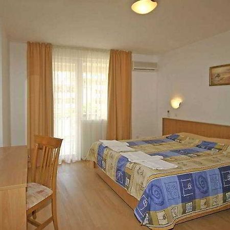 Selena Complex Hotel Pantai Sunny Luaran gambar